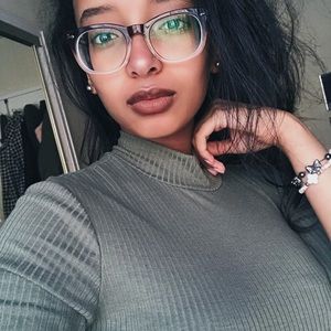 Meet your Posher, Wintana